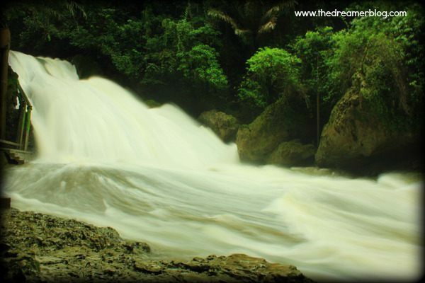 Air Terjun Bantimurung ( Dari Samping )