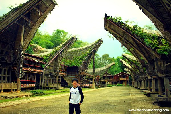 Deretan Tongkonan di Kete Kesu - Toraja