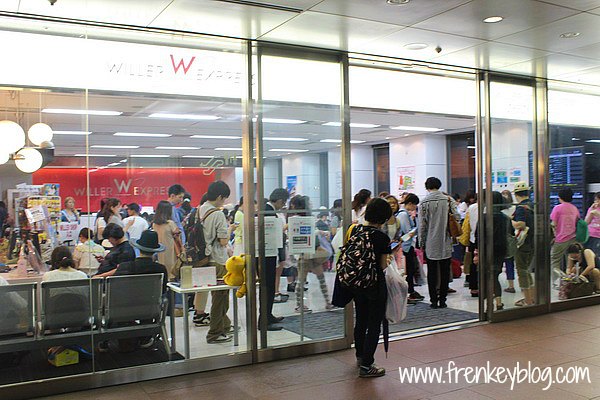 Check In Counter Willer Express Bus di Shinjuku Sumitomo Building Check In Counter Willer Express Bus di Shinjuku Sumitomo Building